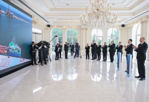 Azerbaijan Gifts Dostluk Oil Tanker to Turkmenistan