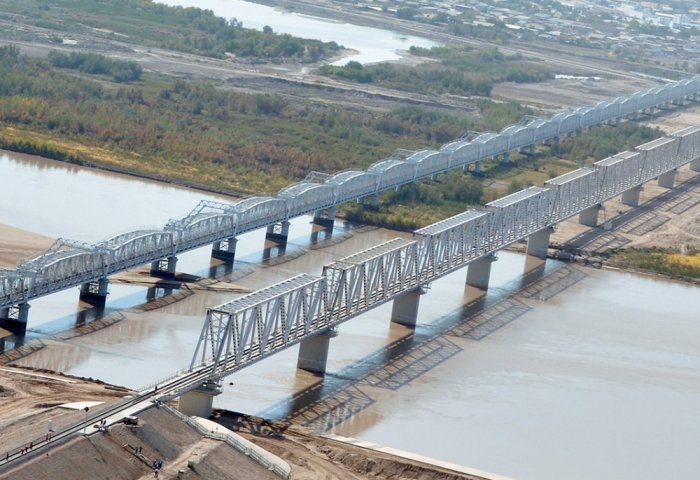 Türkmen-özbek topary üstaşyr geçelgeleri we ýük gatnawlary barada pikir alyşdy Türkmen-özbek topary üstaşyr geçelgeleri we ýük gatnawlary barada pikir alyşdy