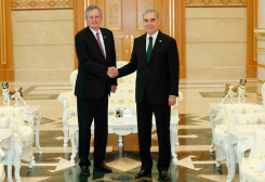Chairman of Halk Maslahaty Meets U.S. Senator