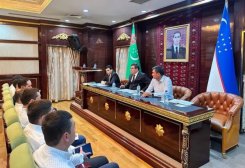 Uzbekistan, Turkmenistan Discuss Easing Border Procedures for Carriers