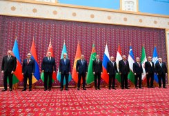 CIS Heads of State Council Meets in Turkmenistan