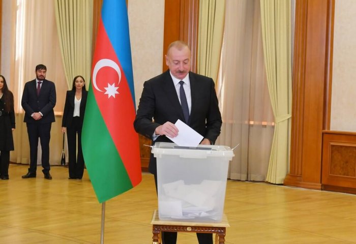 Türkmenistan Devlet Başkanı, İlham Aliyev'i seçim zaferi vesilesiyle kutladı