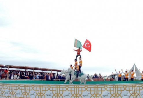 “Galkynyş” atly oýunlar topary Stambulda geçirilýän Halkara etnosport festiwalyna gatnaşýar