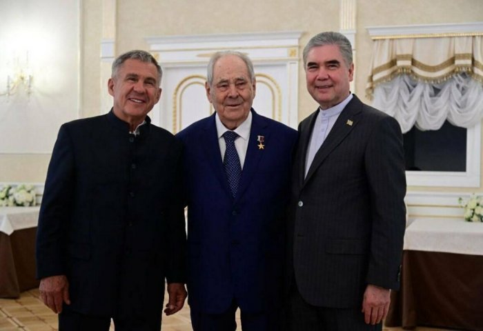 Kazan Kremlinde Gurbanguly Berdimuhamedowyň we Rustam Minnihanowyň duşuşygy geçirildi Kazan Kremlinde Gurbanguly Berdimuhamedowyň we Rustam Minnihanowyň duşuşygy geçirildi