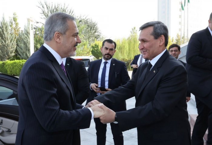 Глава МИД Турции Хакан Фидан находится с визитом в Туркменистане