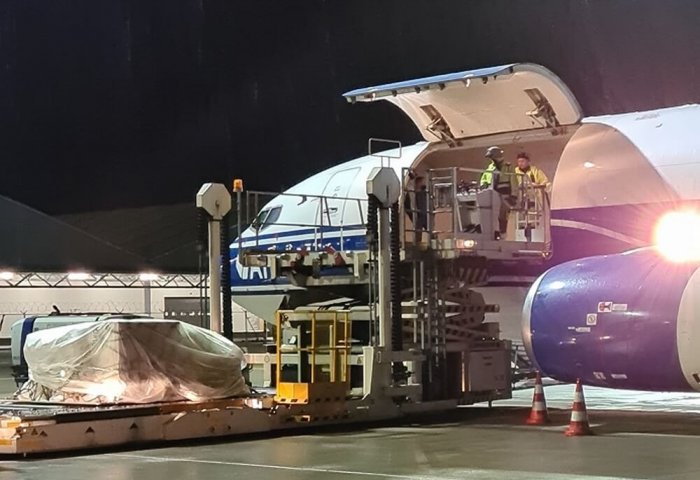 Türkmenistan'a aşılama için tıbbi ekipmanlar getirildi Türkmenistan'a aşılama için tıbbi ekipmanlar getirildi