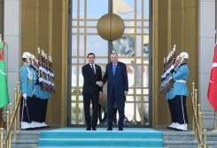 Serdar Berdimuhamedov Meets Turkish President on Sidelines of OTS Summit