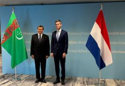 Turkmen, Dutch Foreign Ministers Discuss Prospects for Bilateral Cooperation