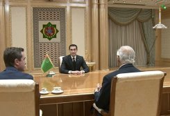 Turkmen President Meets Foreign Company Heads in Ashgabat
