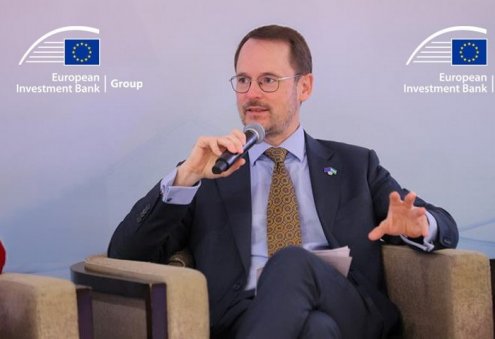 Кюени: Проекты Туркменистана в транспорте, «зеленой» энергетике соответствуют приоритетам ЕИБ