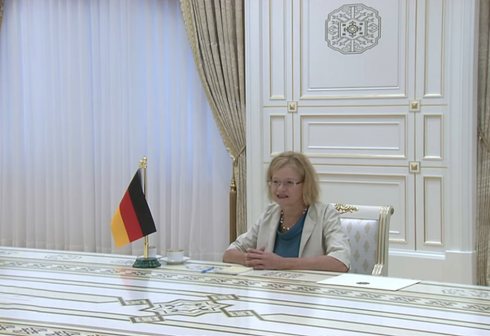 Turkmen President Receives New German Ambassador