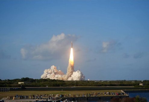 NASA Sends Astronauts Toward Moon for First Time Since 1972