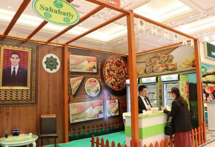 Туркменское предприятие Sahabatly производит несколько видов молочной продукции