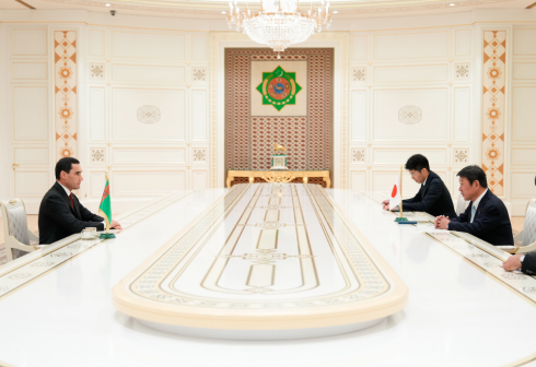 Turkmen President Receives Japanese Foreign Minister