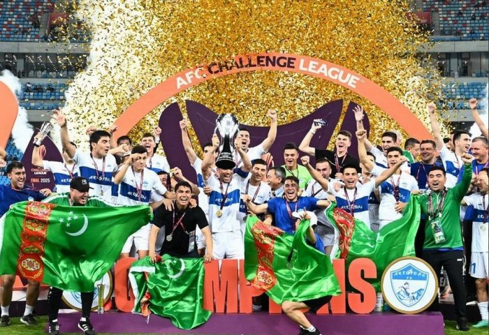 Гурбангулы Бердымухамедов поздравил Президента Туркменистана с победой ФК Arkadag Гурбангулы Бердымухамедов поздравил Президента Туркменистана с победой ФК Arkadag