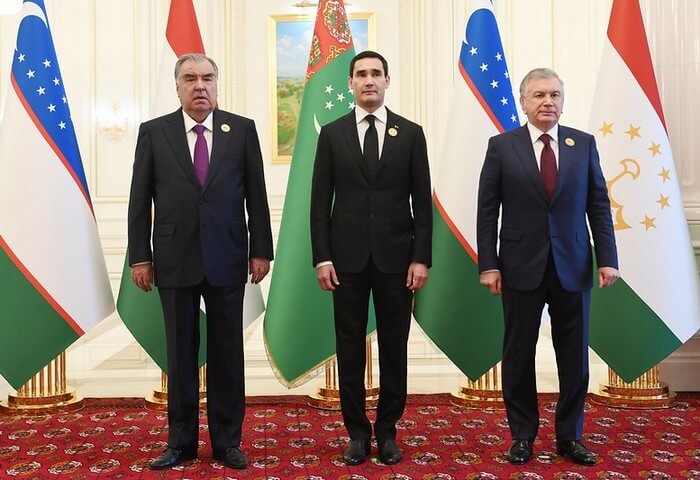 Aşgabatda Türkmenistanyň, Täjigistanyň we Özbegistanyň Döwlet Baştutanlarynyň ilkinji sammiti geçirildi