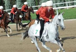 Gurbanguly Berdimuhamedow Attends Horse Race at Ahalteke Complex