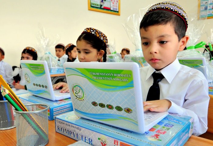 Around 154,000 Schoolchildren to be Gifted With Turkmen-made Computers