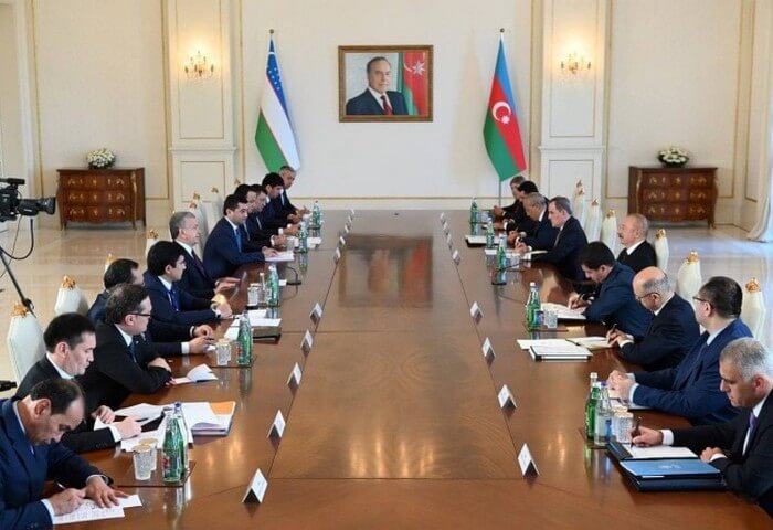 Узбекистан и Азербайджан намерены создать логистическую компанию в Транскаспийском коридоре