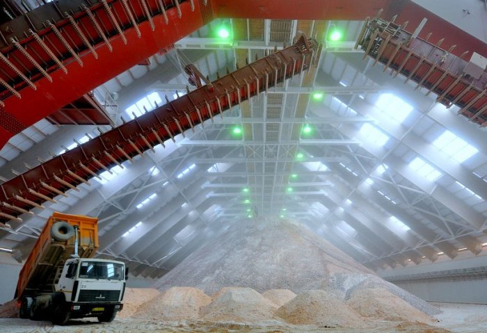 Türkmen Lideri Garlyk dag-magdan toplumynyň işine nägilelik bildirdi Türkmen Lideri Garlyk dag-magdan toplumynyň işine nägilelik bildirdi