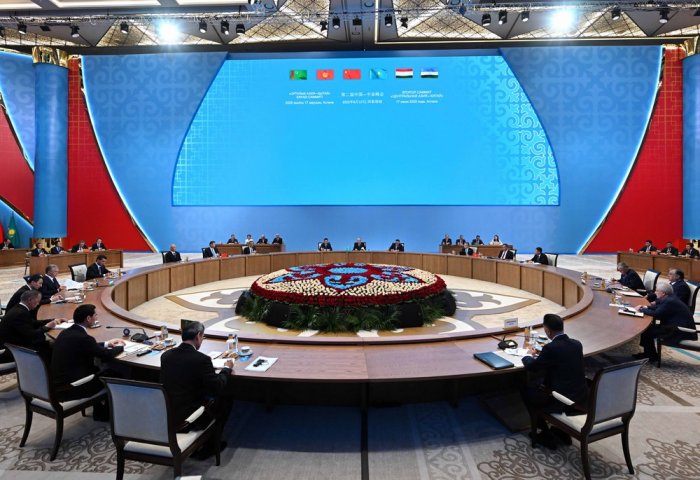 Ahal bilen Şensi welaýatlarynyň arasynda doganlyk gatnaşyklary ýola goýuldy Ahal bilen Şensi welaýatlarynyň arasynda doganlyk gatnaşyklary ýola goýuldy