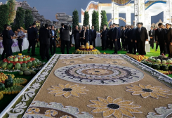 CIS Leaders Visit National Food Festival in Avaza