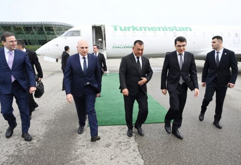 Turkmen Vice Premier Arrives in Azerbaijan on Visit