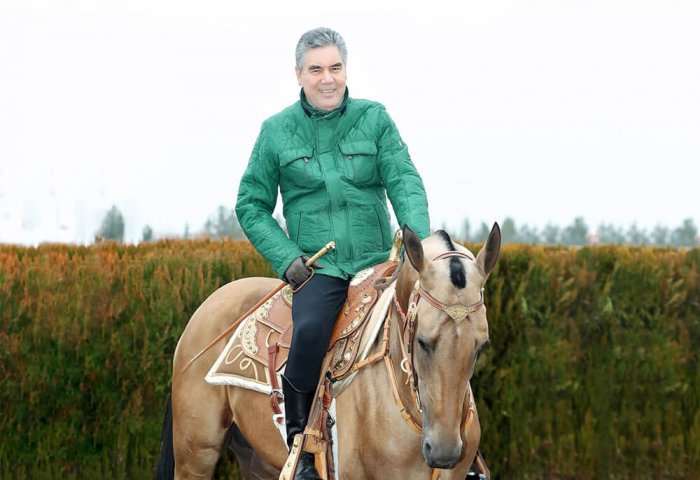 Turkmen Leader Works on New Song With His Grandson Turkmen Leader Works on New Song With His Grandson