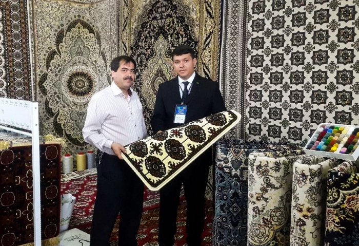 Abadan Haly Showcases Its Carpets in Iran and Singapore