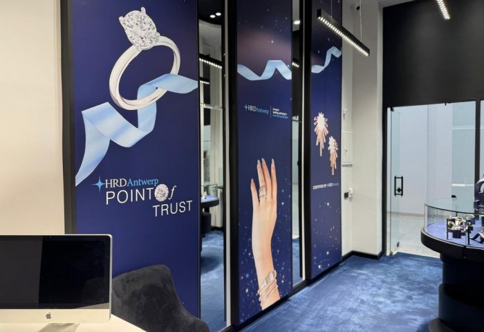 Şaý-sepleri “HRD Antwerp” bilen sertifikatlaşdyrylan ýuwelir dükany ilkinji gezek Aşgabatda Şaý-sepleri “HRD Antwerp” bilen sertifikatlaşdyrylan ýuwelir dükany ilkinji gezek Aşgabatda