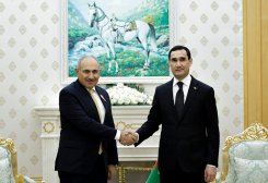 Turkmen President Meets With Nikol Pashinyan