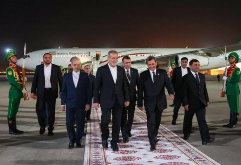 Presidents of Iran and Tajikistan Arrive in Turkmenistan