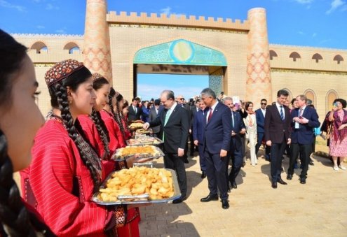 Türkmeniň Ak Öýi in Ak Bugdaý Hosts Celebratory Ceremony
