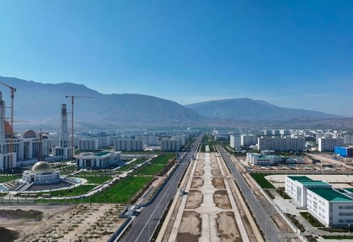 Гурбангулы Бердымухамедов ознакомился с проектом проспекта Ahalteke atlary