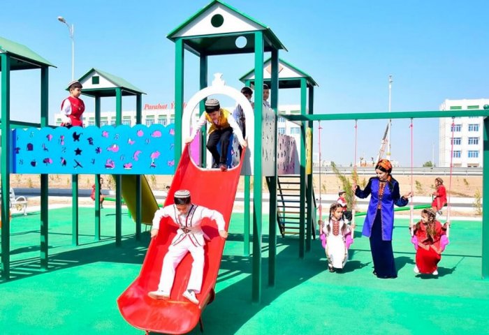 Turkmenistan Lowers Retirement Age For Mothers With Eight Children Turkmenistan Lowers Retirement Age For Mothers With Eight Children