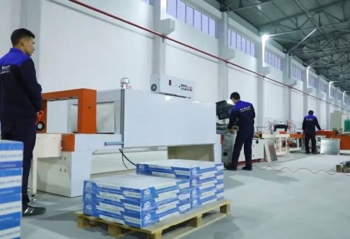 Özbek wekiliýeti gurluşyk harytlaryny öndürýän türkmen kompaniýalary bilen tanyşdy