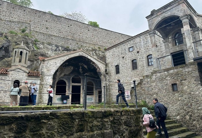 Panagiýa Feoskepastos we Boztepe: Trabzonyň asyrlara uzaýan taryhynyň yzlary Panagiýa Feoskepastos we Boztepe: Trabzonyň asyrlara uzaýan taryhynyň yzlary