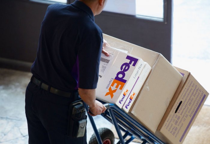 FedEx Ends Its Ground-Shipping Partnership With Amazon FedEx Ends Its Ground-Shipping Partnership With Amazon