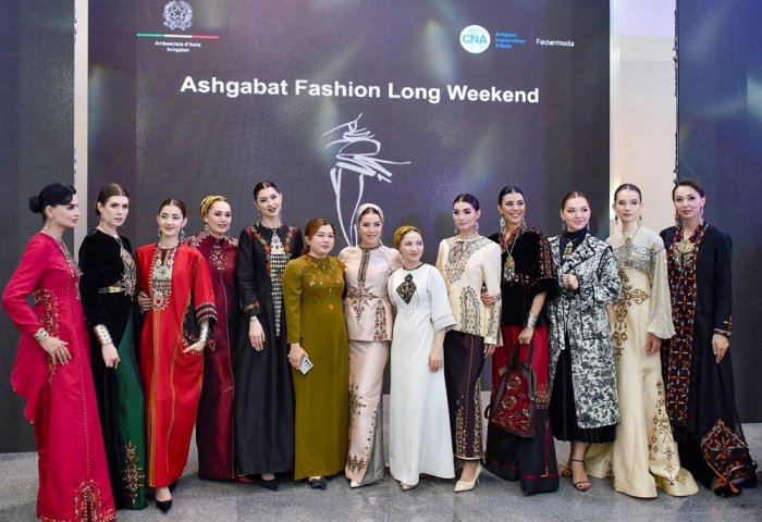 Italian and Turkmen Designers Present Joint Fashion Collection in Ashgabat Italian and Turkmen Designers Present Joint Fashion Collection in Ashgabat
