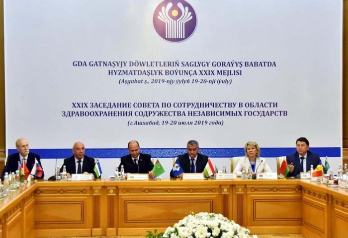 Gazagystanyň Baş sanitariýa lukmany 'umumy meseleleriň umumy çözgüdine' garaşýar Gazagystanyň Baş sanitariýa lukmany 'umumy meseleleriň umumy çözgüdine' garaşýar