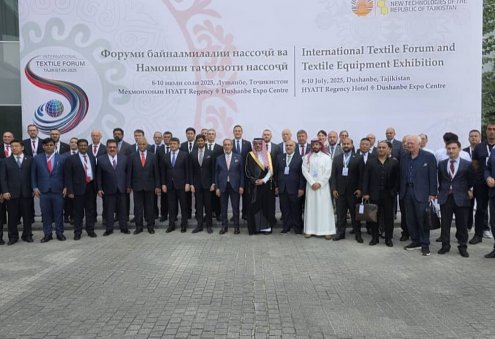 Туркменистан представил достижения текстильной промышленности в Душанбе