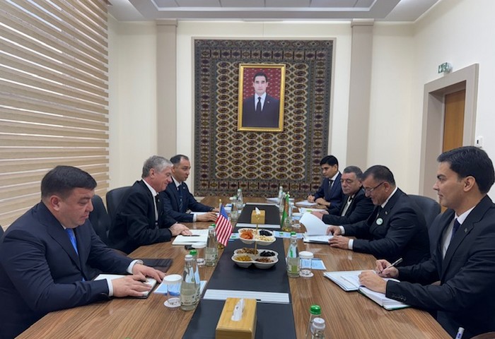 Meeting of Nokerguly Atagulyyev, Deputy Chair of the Cabinet of Ministers of Turkmenistan, with the Chief Representative of John Deere for Strategy in Central Asia, December 16, 2024, Ashgabat, Turkmenistan