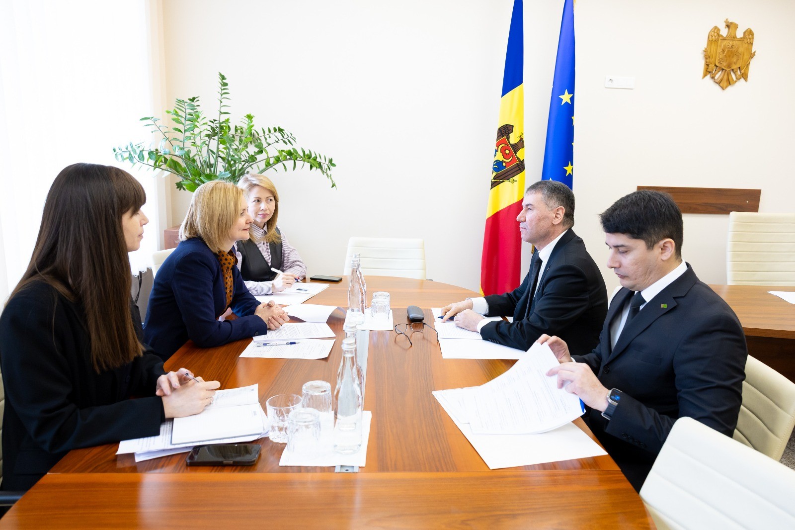 Meeting of Toyly Ataev with Ina Koșeru, April 2, 2025, Chișinău, Moldova (Photo: Embassy of Turkmenistan in Ukraine)