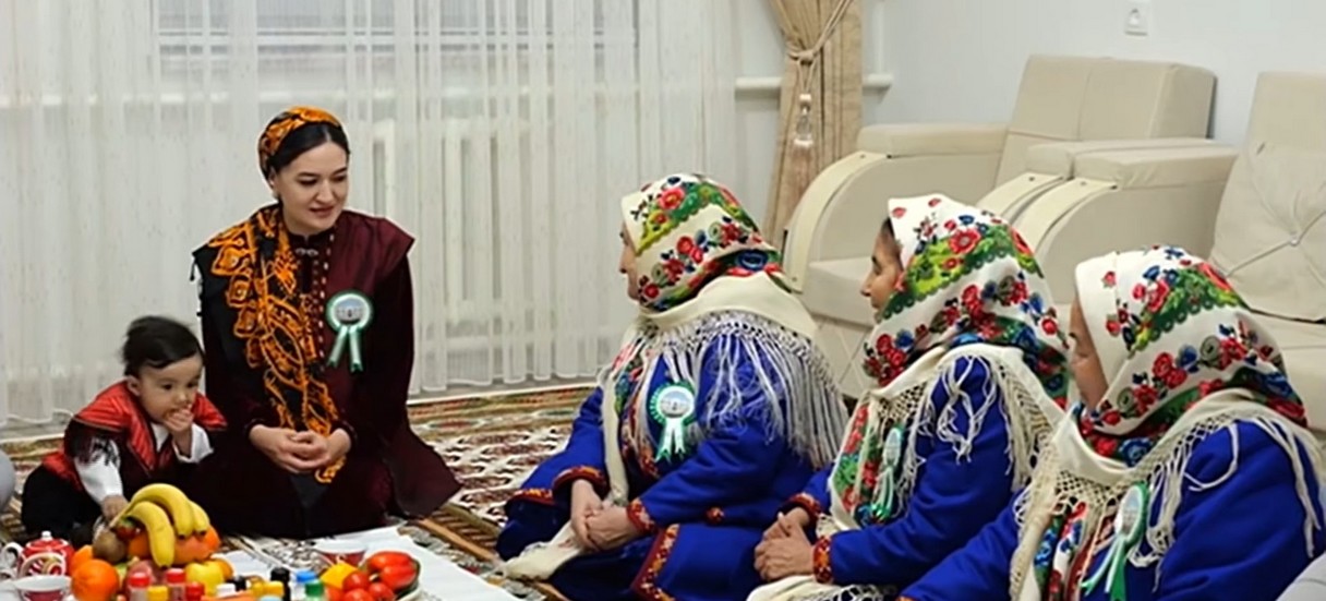 Moment of the opening of new houses for Ministry of Internal Affairs employees in the Koneurgench district of Dashoguz velayat, January 21, 2025 (Photo: Watan Habarlary)