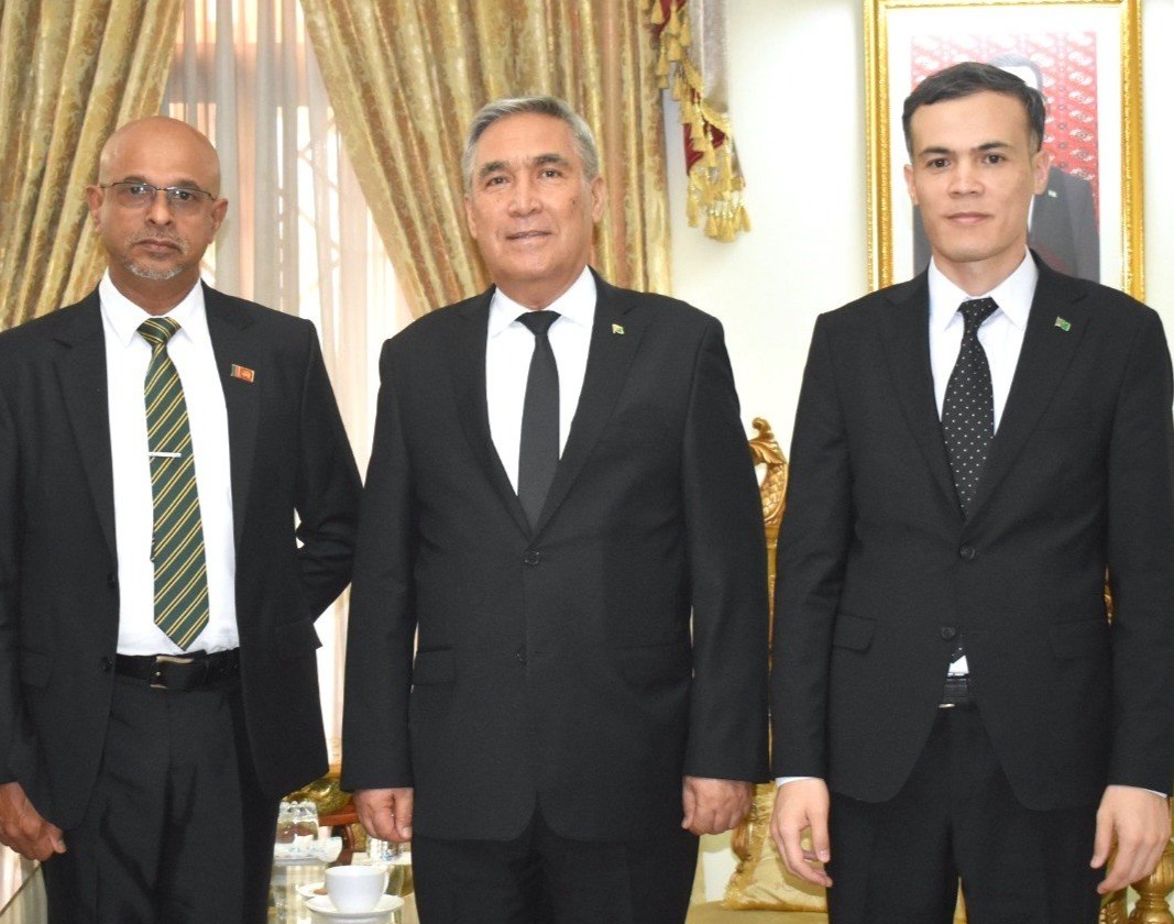 Встреча посла Туркменистана в Пакистане Атаджана Мовламова с Верховным комиссаром Шри-Ланки в Пакистане контр-адмиралом в отставке Фредом Сеневиратне, 30 июня 2025 года, Исламабад (Фото: Посольство Туркменистана в Пакистане)