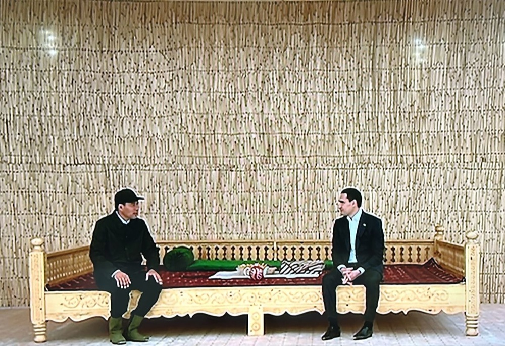 President of Turkmenistan Serdar Berdimuhamedov Speaks with Land Tenant Akmyradov, June 11, 2025, Ak Bugday District, Ahal Velayat, Turkmenistan (Photo: Watan Habarlary)