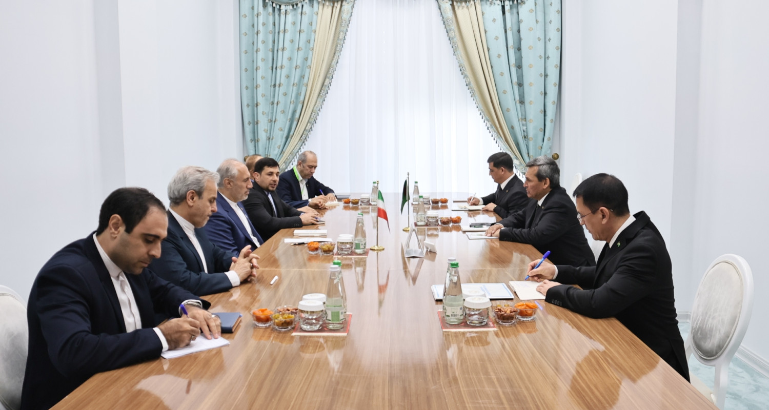 Meeting of Rashid Meredov with Iran’s Vice President Seyed Hamid Pourmohammadi, April 28, 2025, Arkadag, Turkmenistan (Photo: Ministry of Foreign Affairs of Turkmenistan)